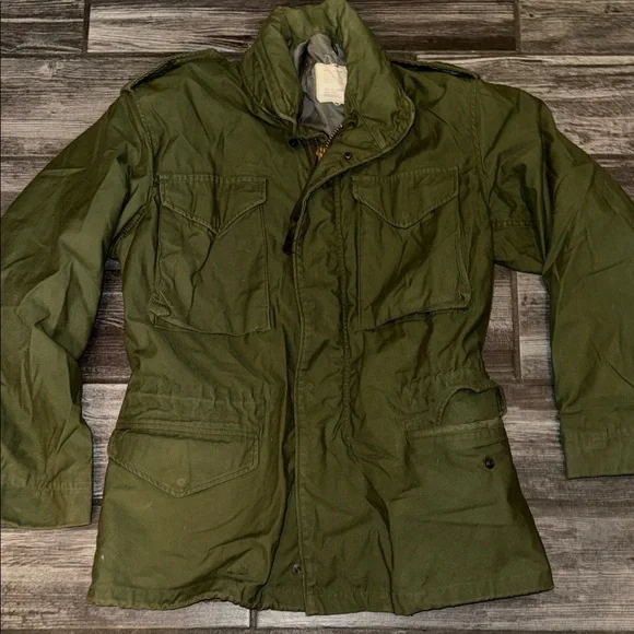 Men's Green Military Style Jacket 1972 Vietnam era men’s smal jacket - Picture 1 of 5
